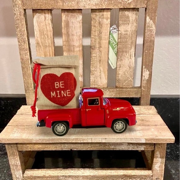 Vintage Red Truck Metal with Burlap sack BE MINE heart - Picture 1 of 5
